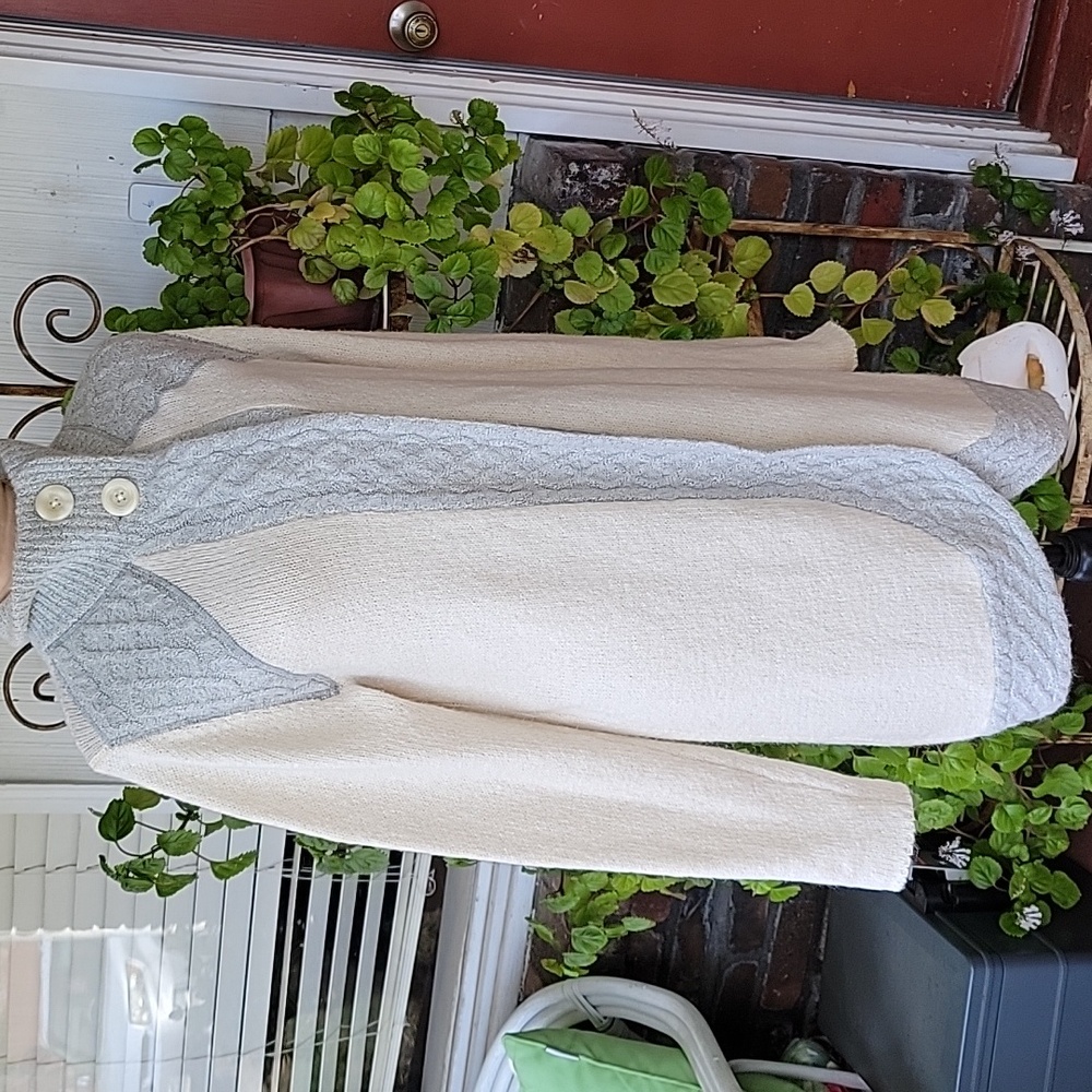 Prana gray and white, long sleeve cardigan. Size L. NWOT